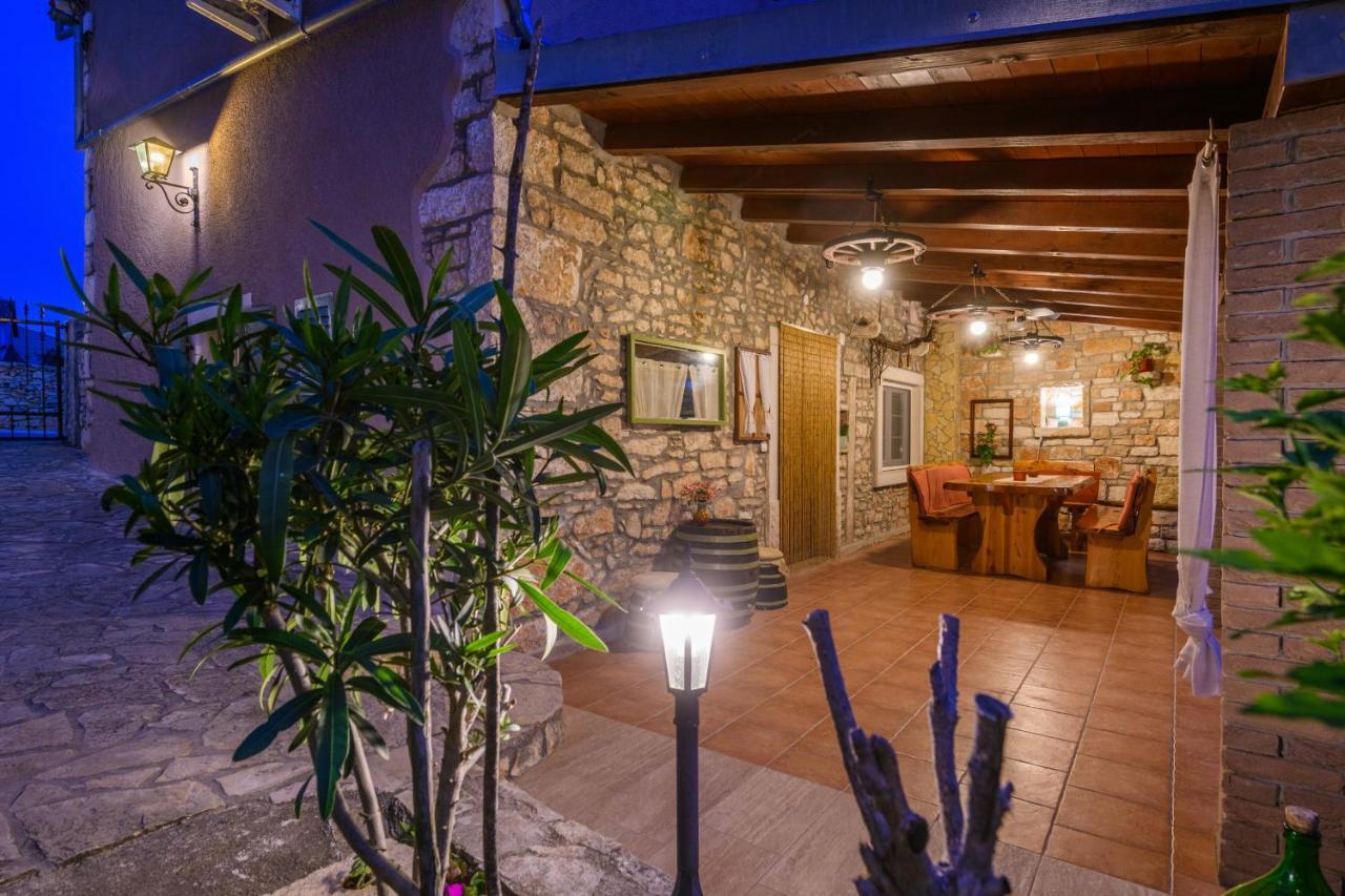Rustic Istrian House Varesco Крница Екстериор снимка