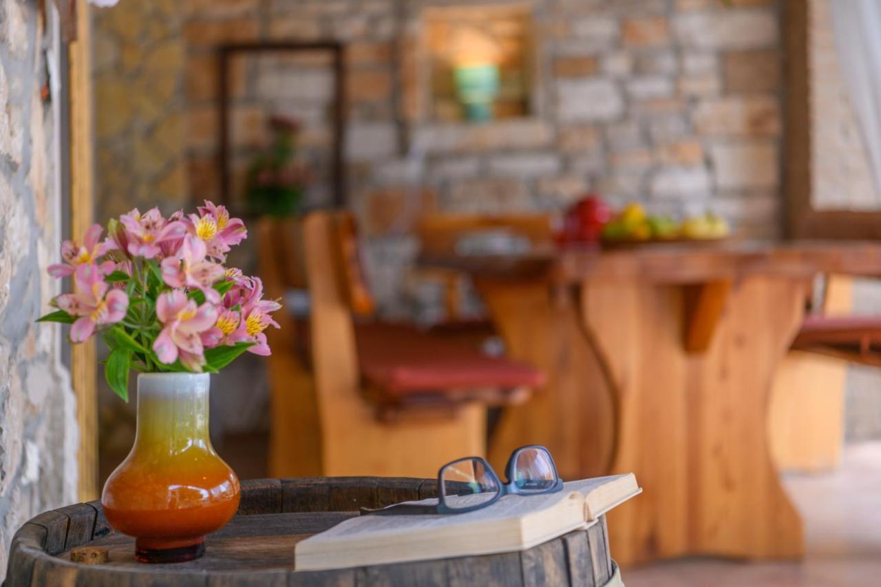 Rustic Istrian House Varesco Крница Екстериор снимка