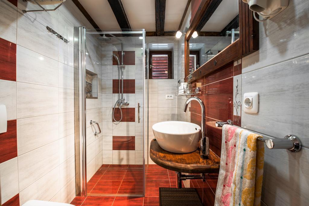 Rustic Istrian House Varesco Крница Екстериор снимка