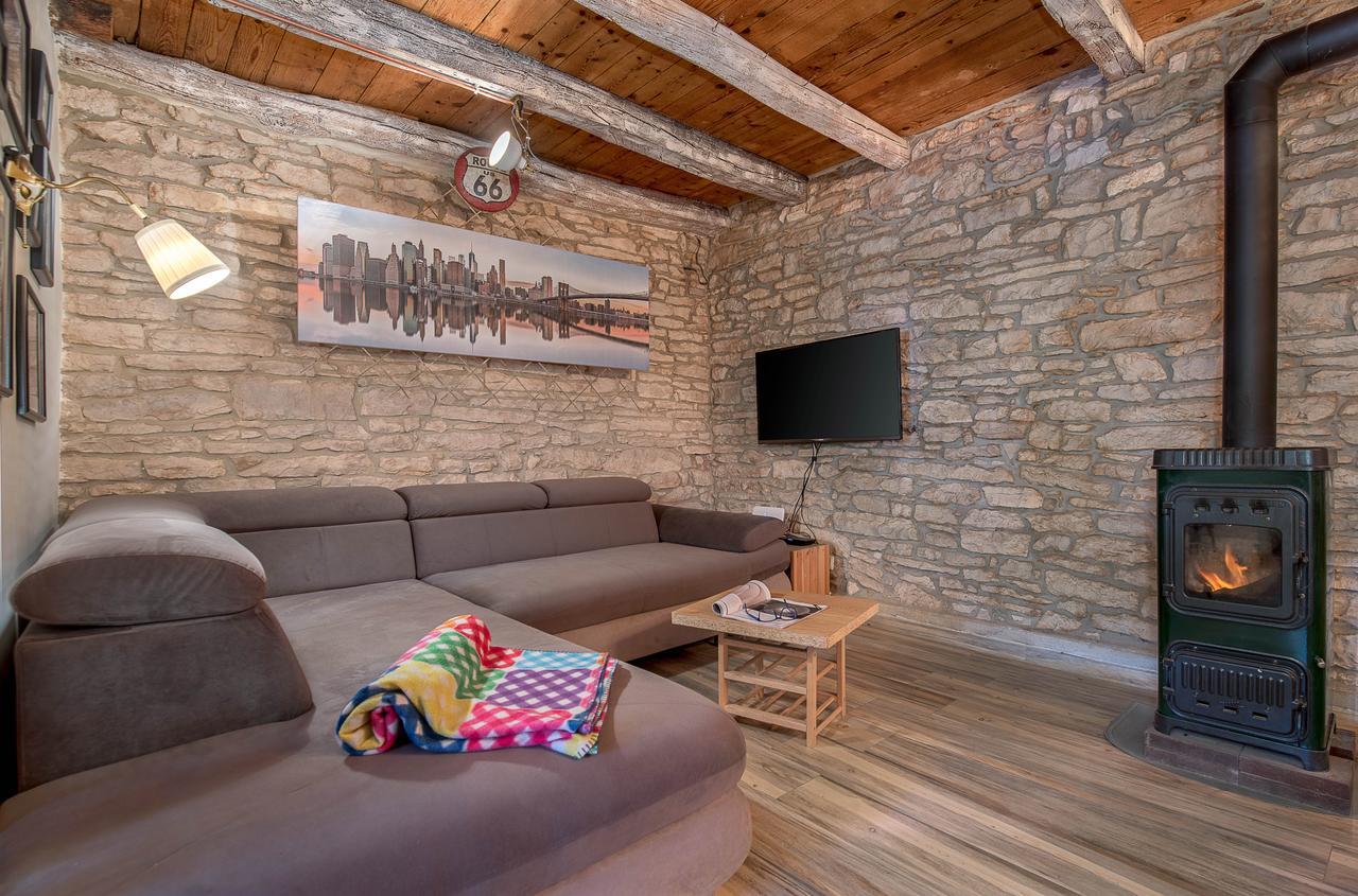 Rustic Istrian House Varesco Крница Екстериор снимка