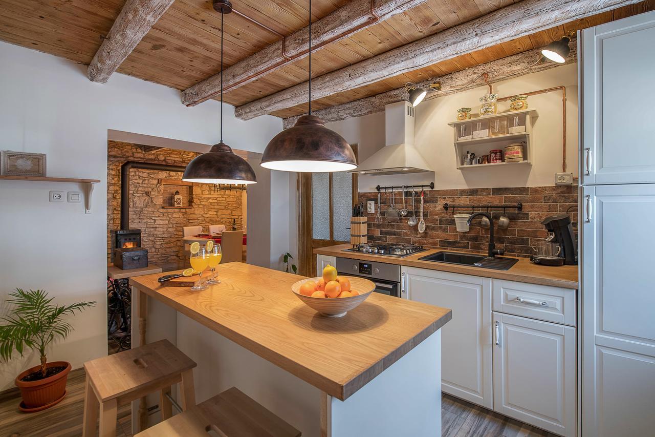 Rustic Istrian House Varesco Крница Екстериор снимка
