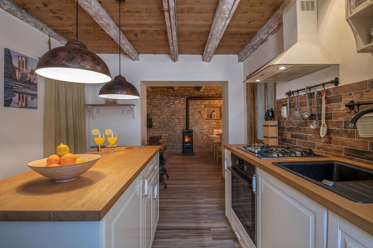 Rustic Istrian House Varesco Крница Екстериор снимка