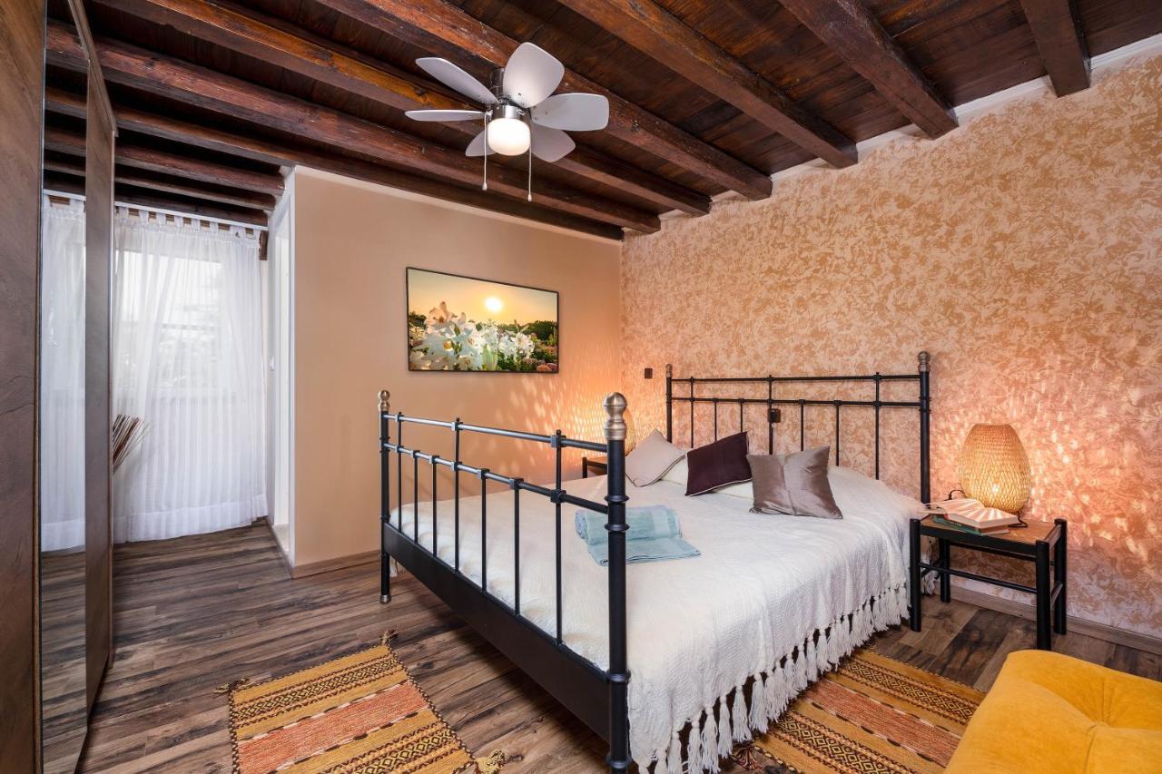 Rustic Istrian House Varesco Крница Екстериор снимка
