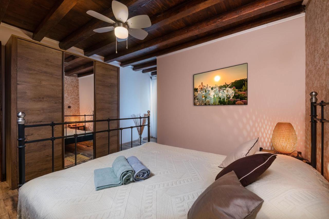 Rustic Istrian House Varesco Крница Екстериор снимка